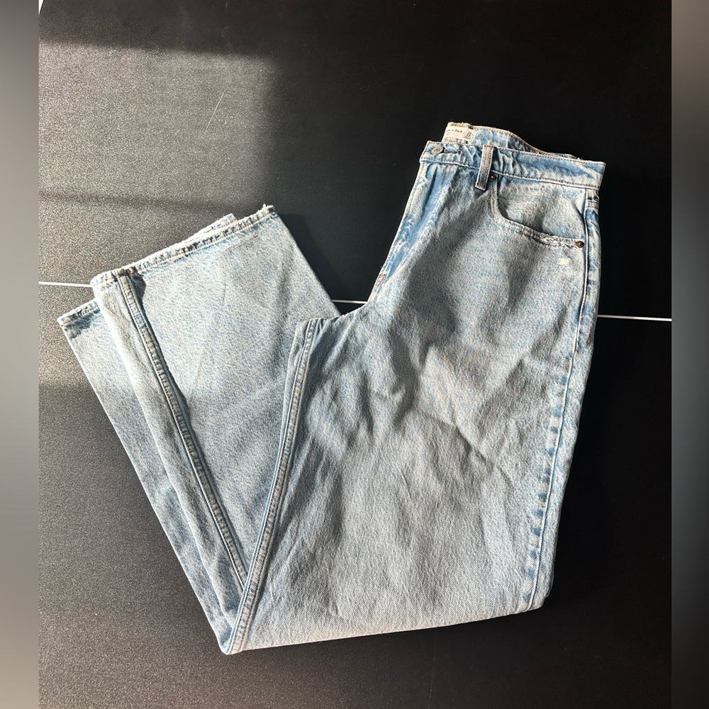 Abercrombie & Fitch The Loose High Rise Jean